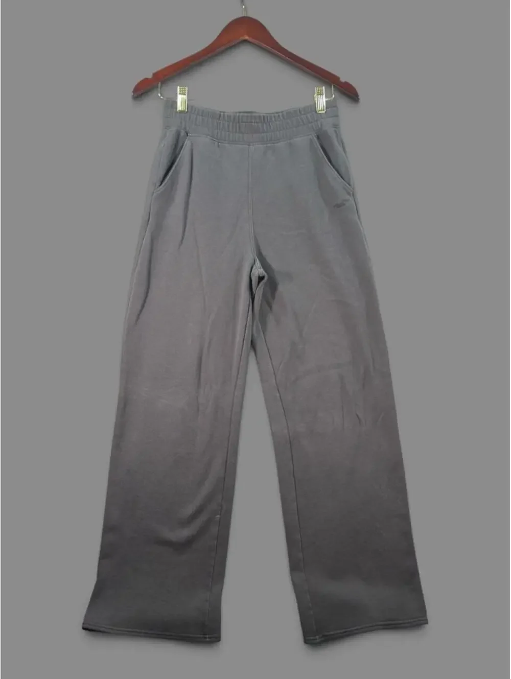 Hollister Ultra High-Rise Wide Leg Sweatpants – Size Small